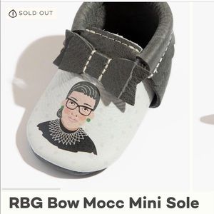 Freshly Picked Mini Sole Bow Mocc RBG size 4